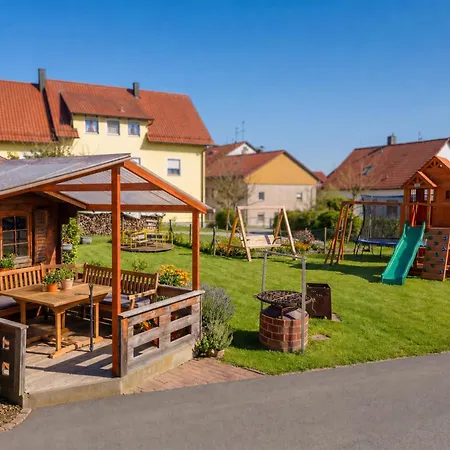 Schäferwagen Auf Dem Campingplatz Kelheim